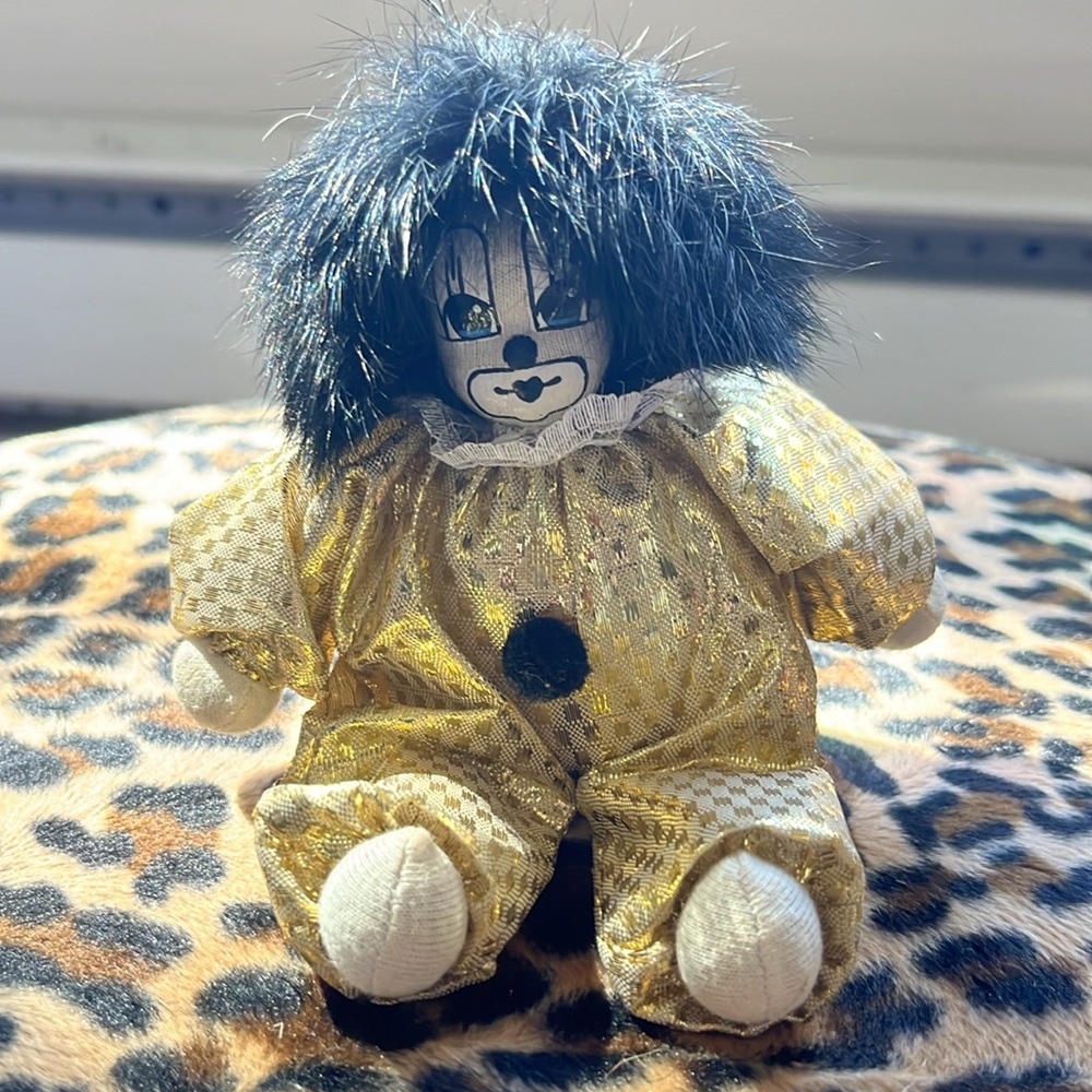 Vintage 1980s Q Tee Clown - perfect condition - Rare!